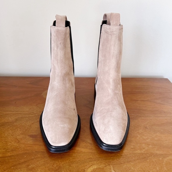 Aeyde • Simone 40 Suede Chelsea Boots ankle lug sole taupe beige snip square toe - Picture 5 of 14